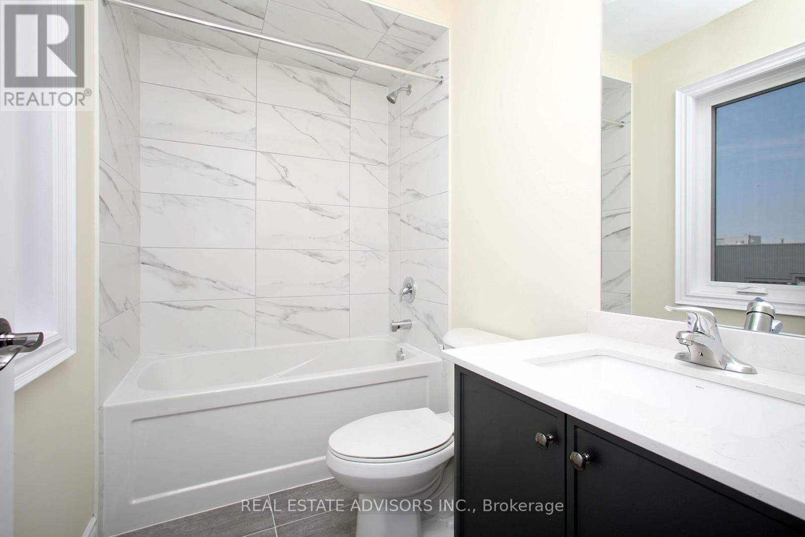 12 Elgin Court, Bradford West Gwillimbury (Bradford), Ontario  L3Z 4H7 - Photo 13 - N13793802