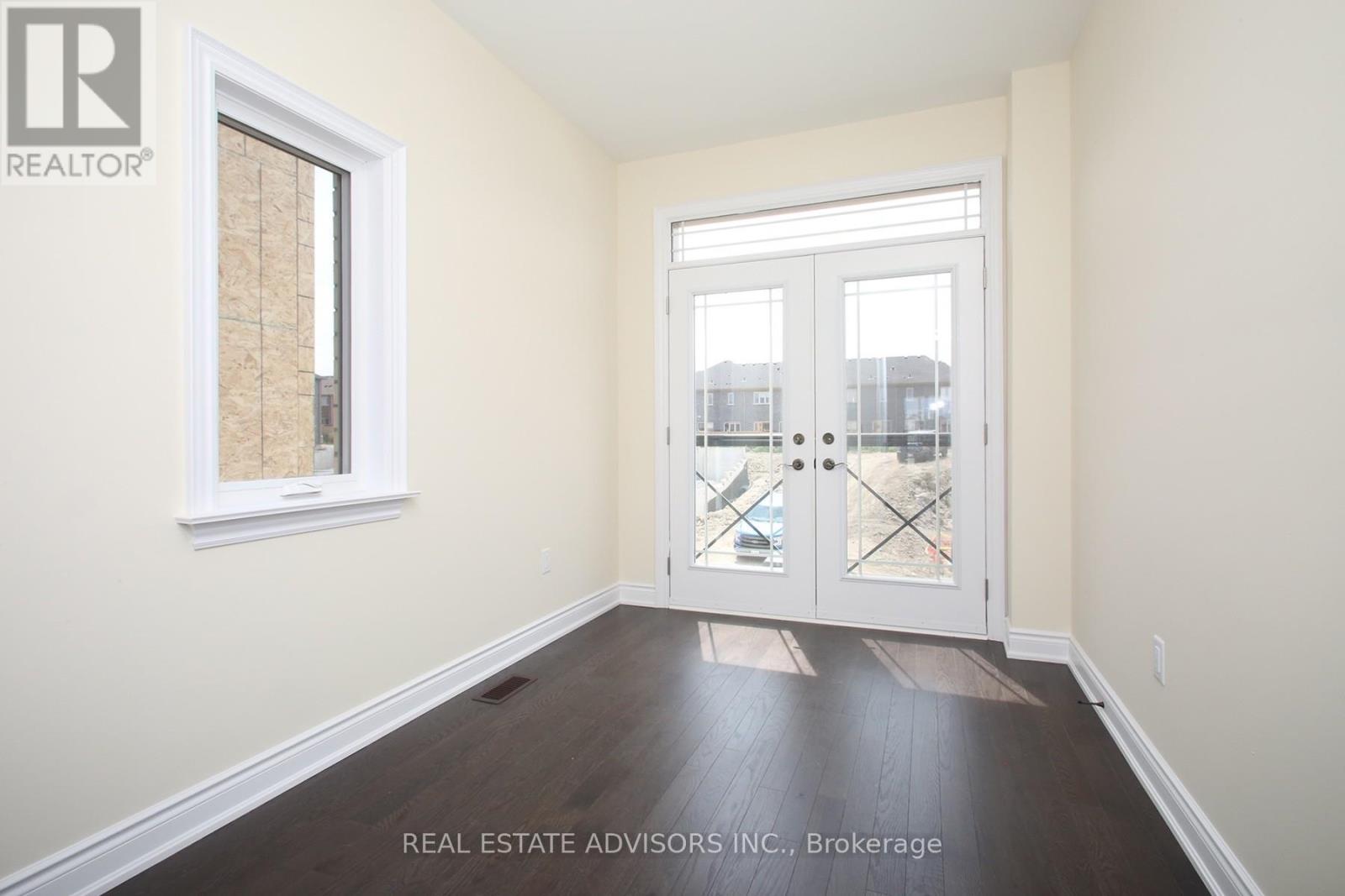 12 Elgin Court, Bradford West Gwillimbury (Bradford), Ontario  L3Z 4H7 - Photo 3 - N13793802