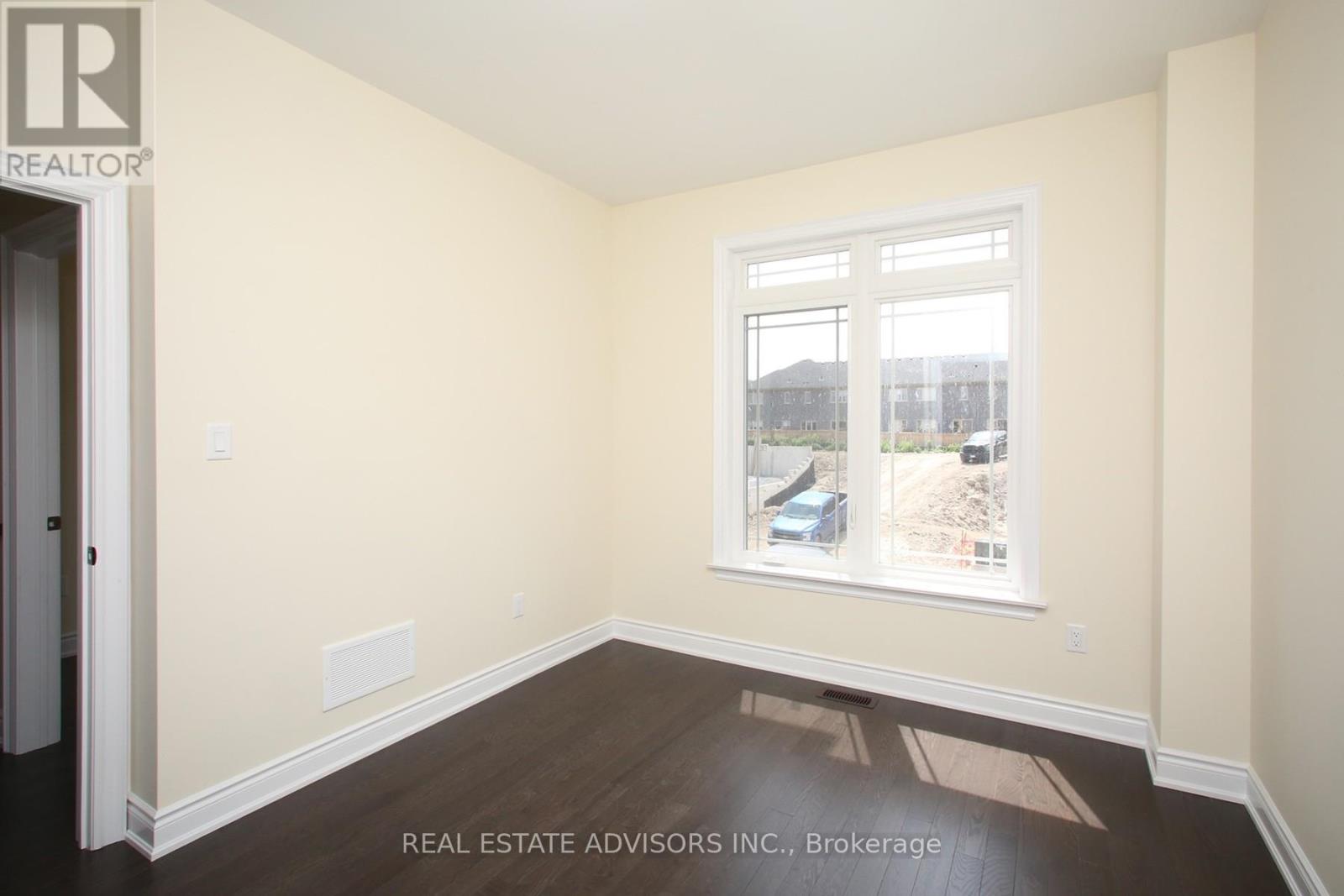 12 Elgin Court, Bradford West Gwillimbury (Bradford), Ontario  L3Z 4H7 - Photo 4 - N13793802