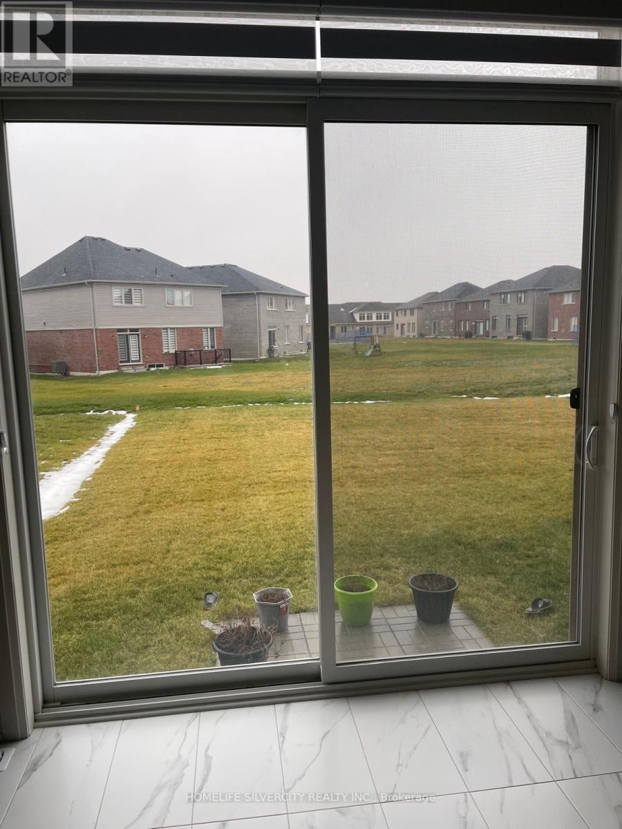 26 Hummingbird Grove, Adjala-Tosorontio (Colgan), Ontario  L0G 1W0 - Photo 10 - N13793870