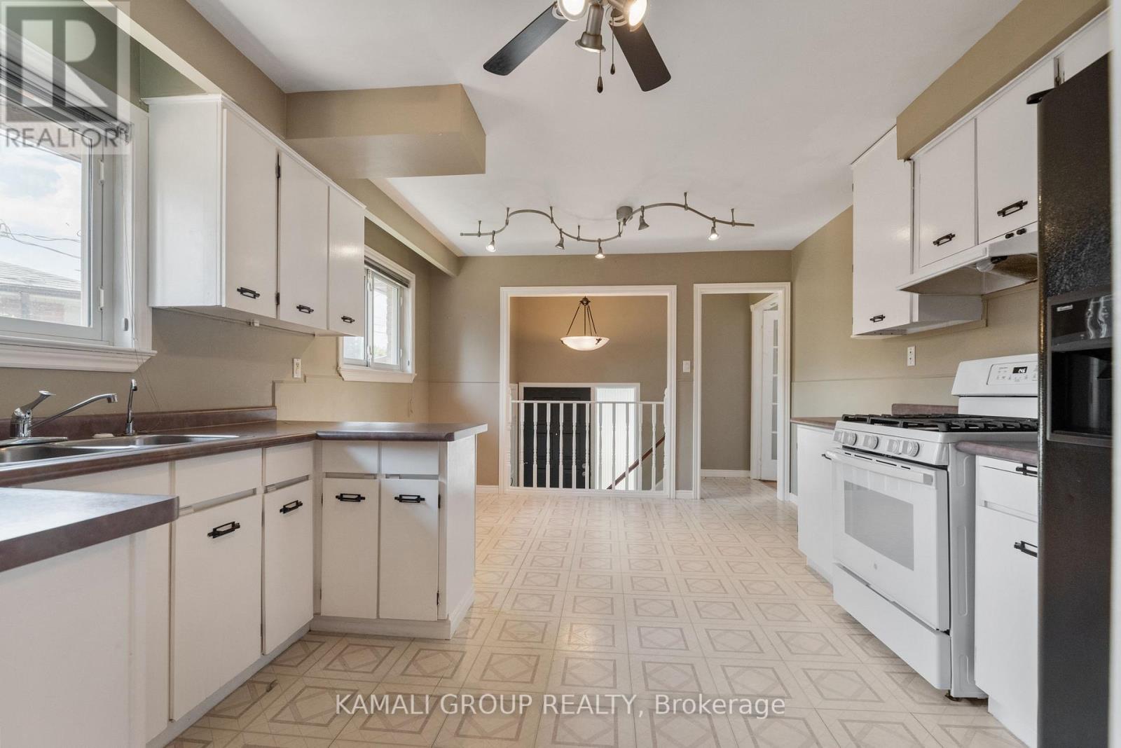 Main - 15 Walter Avenue, Newmarket, Ontario  L3Y 2T2 - Photo 6 - N13780740