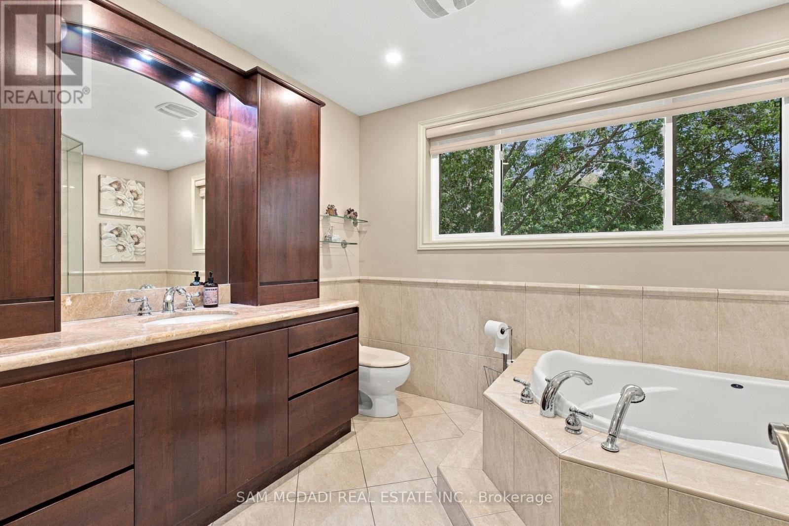 1664 Howat Crescent, Mississauga, Ontario  L5J 4G5 - Photo 25 - W13793730