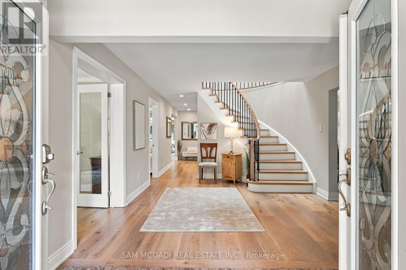 1664 Howat Crescent, Mississauga, Ontario  L5J 4G5 - Photo 4 - W13793730