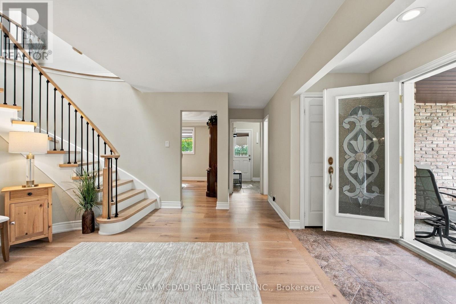 1664 Howat Crescent, Mississauga, Ontario  L5J 4G5 - Photo 5 - W13793730