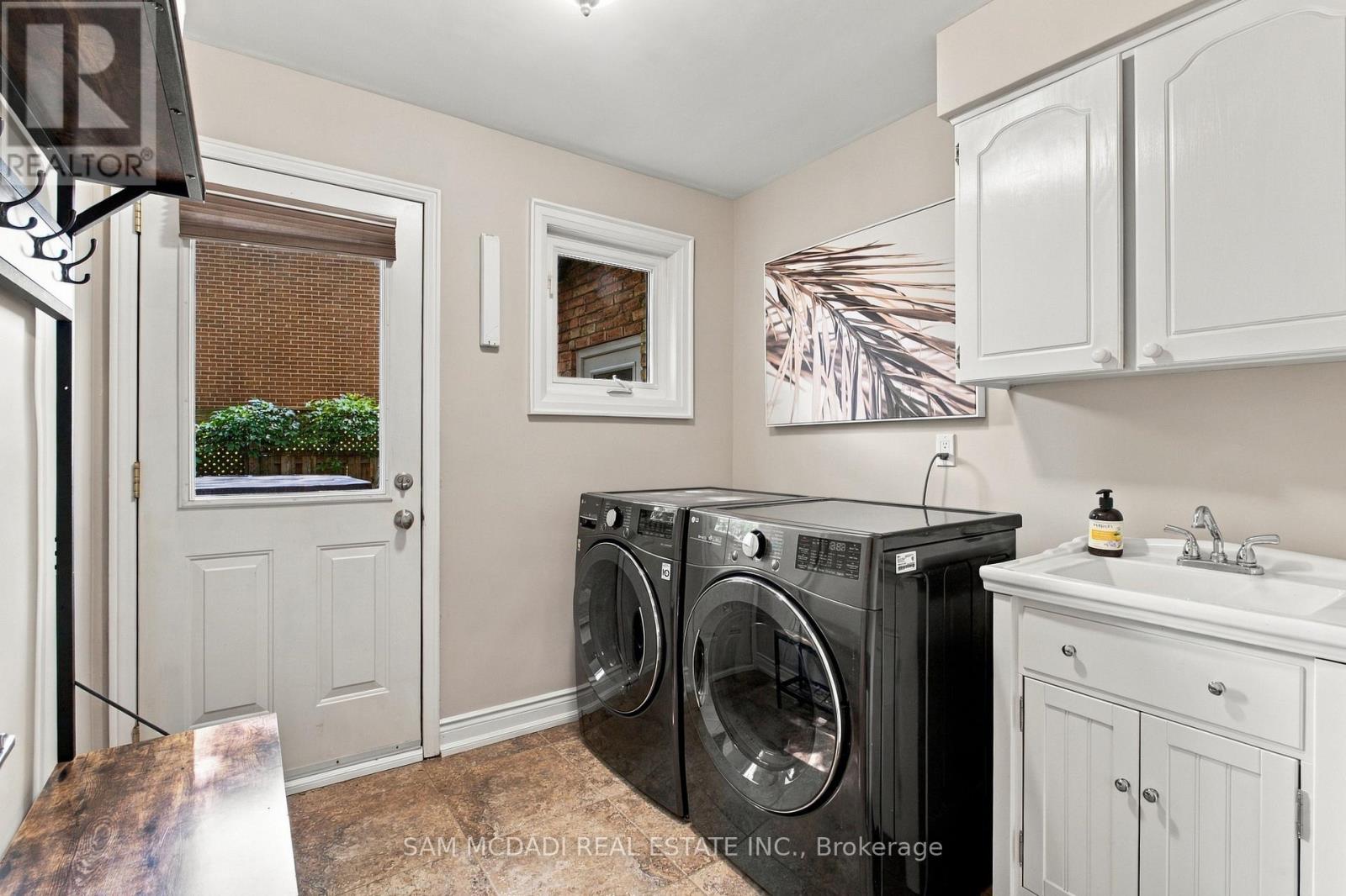 1664 Howat Crescent, Mississauga, Ontario  L5J 4G5 - Photo 7 - W13793730