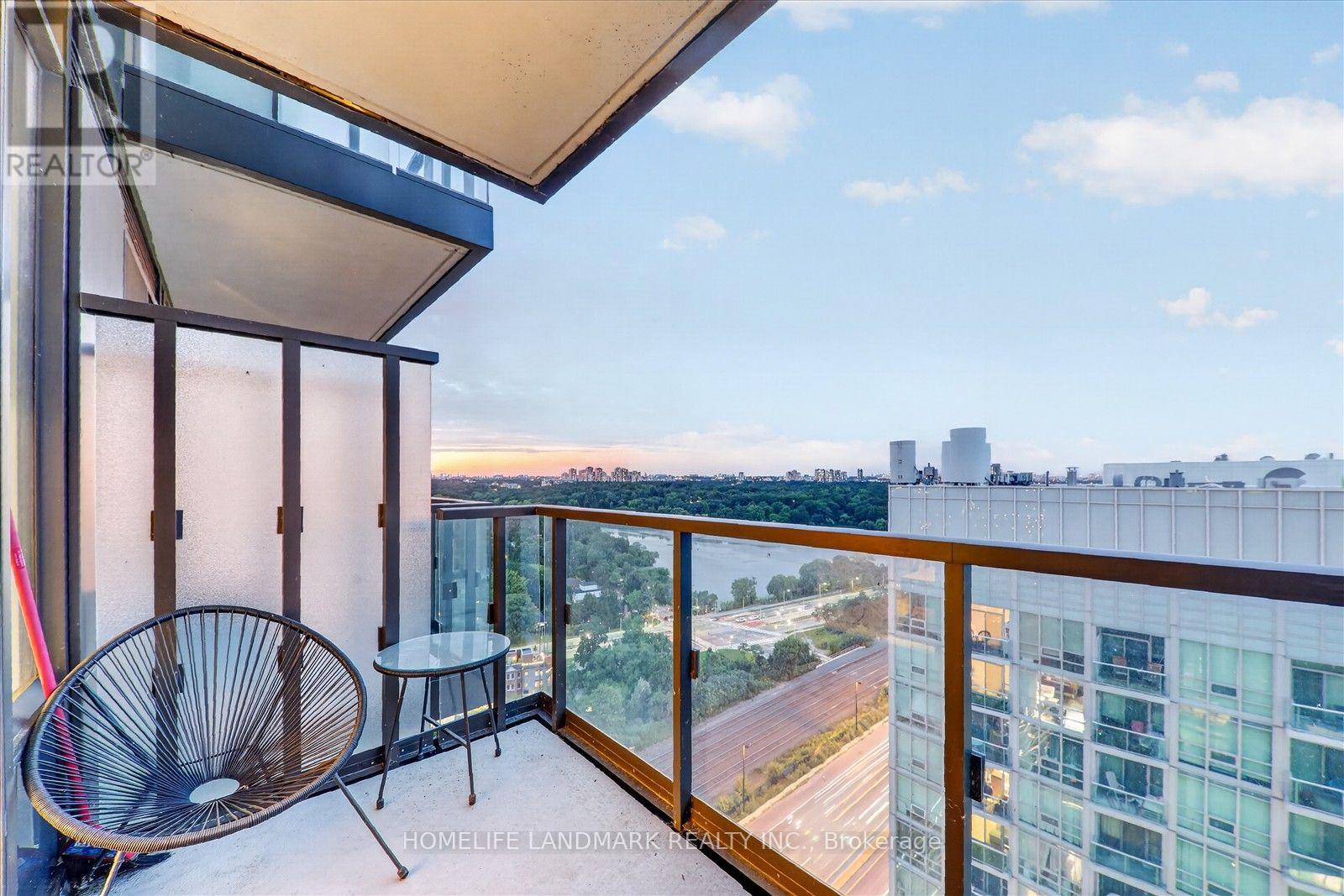 2505 - 1926 Lakeshore Boulevard W, Toronto, Ontario  M6S 1A1 - Photo 18 - W13793754