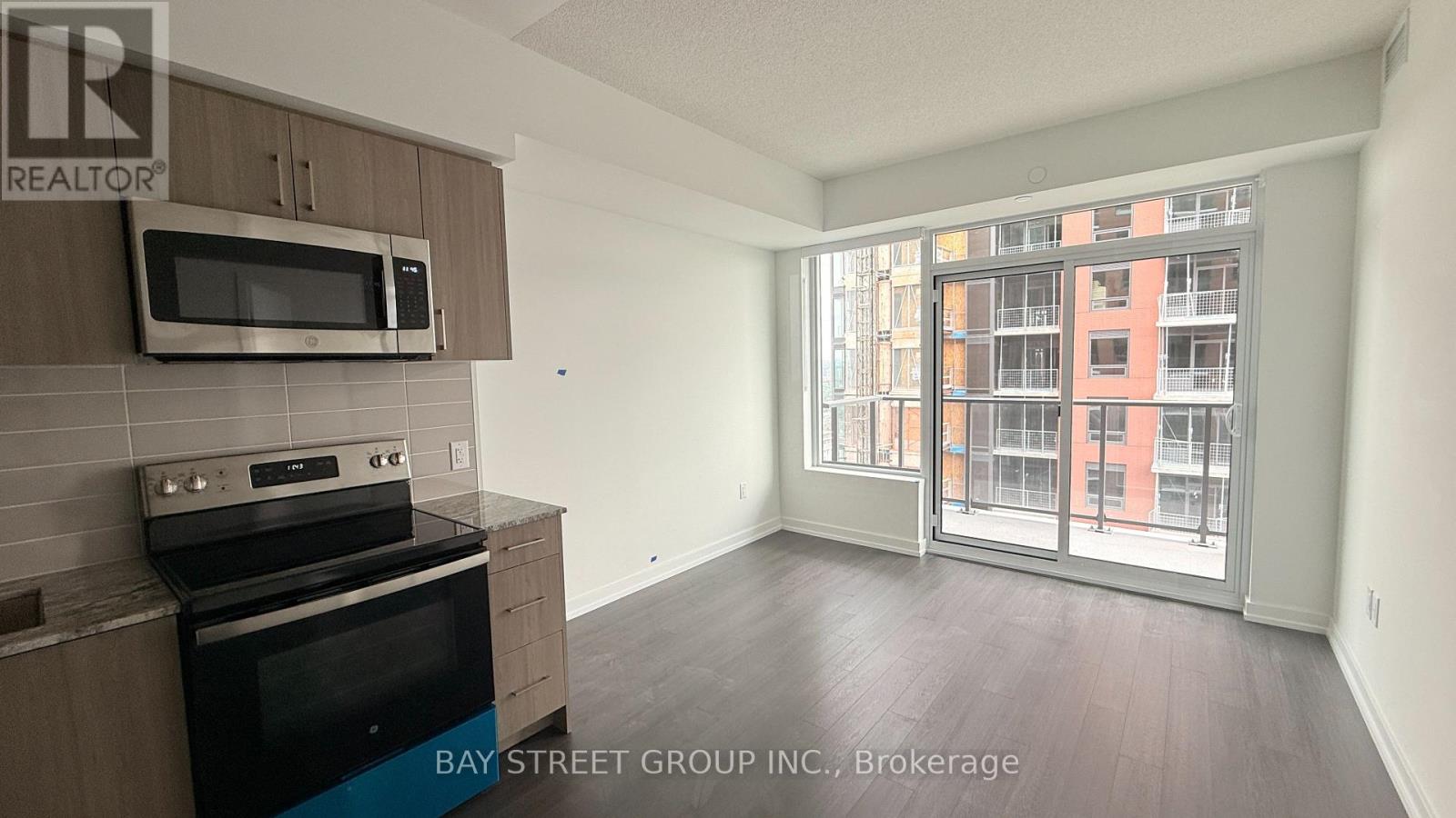 2312 - 4010 Eglinton Avenue W, Toronto, Ontario M9A 0G5 - Photo 9 - W13793894