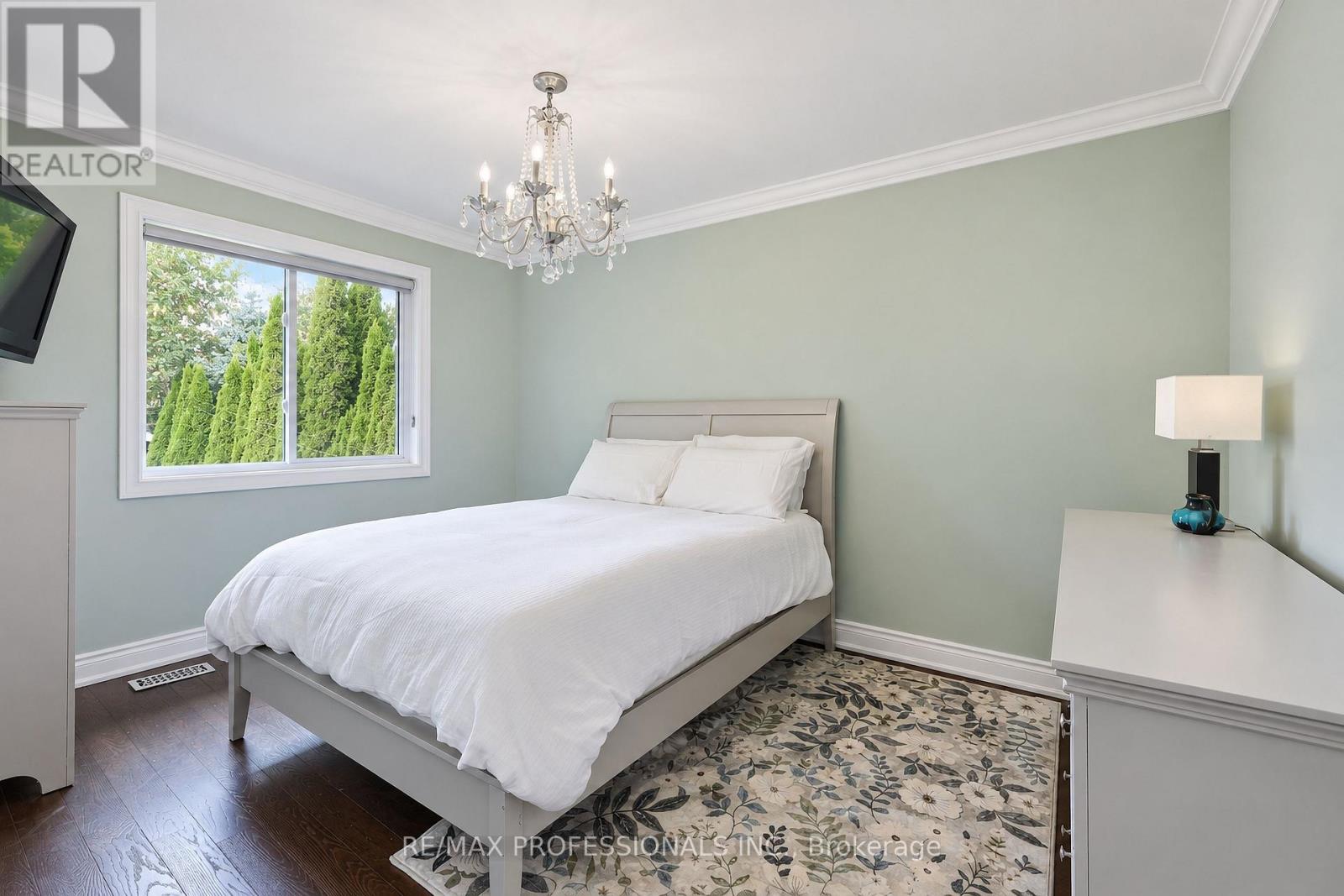 55 Rayside Drive, Toronto, Ontario  M9C 1S9 - Photo 26 - W13793908