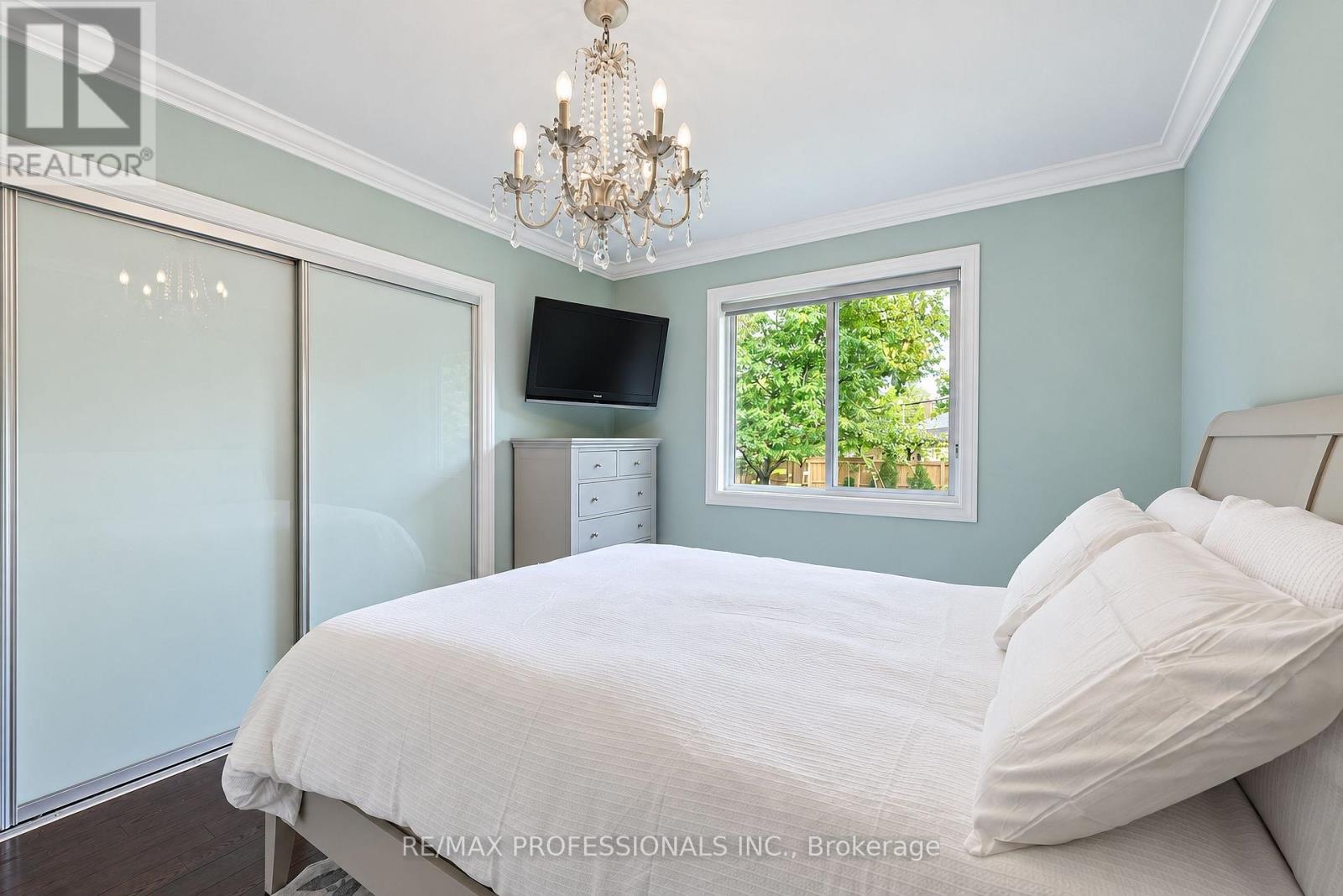 55 Rayside Drive, Toronto, Ontario  M9C 1S9 - Photo 27 - W13793908