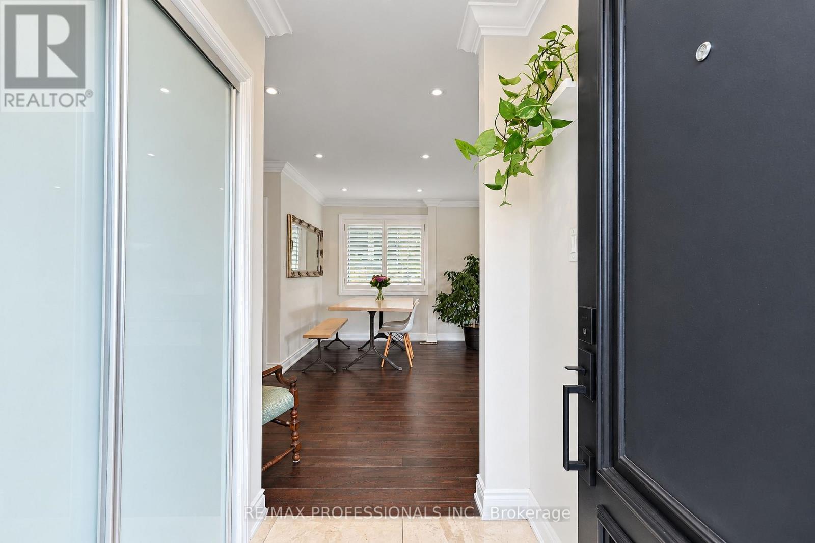 55 Rayside Drive, Toronto, Ontario  M9C 1S9 - Photo 3 - W13793908