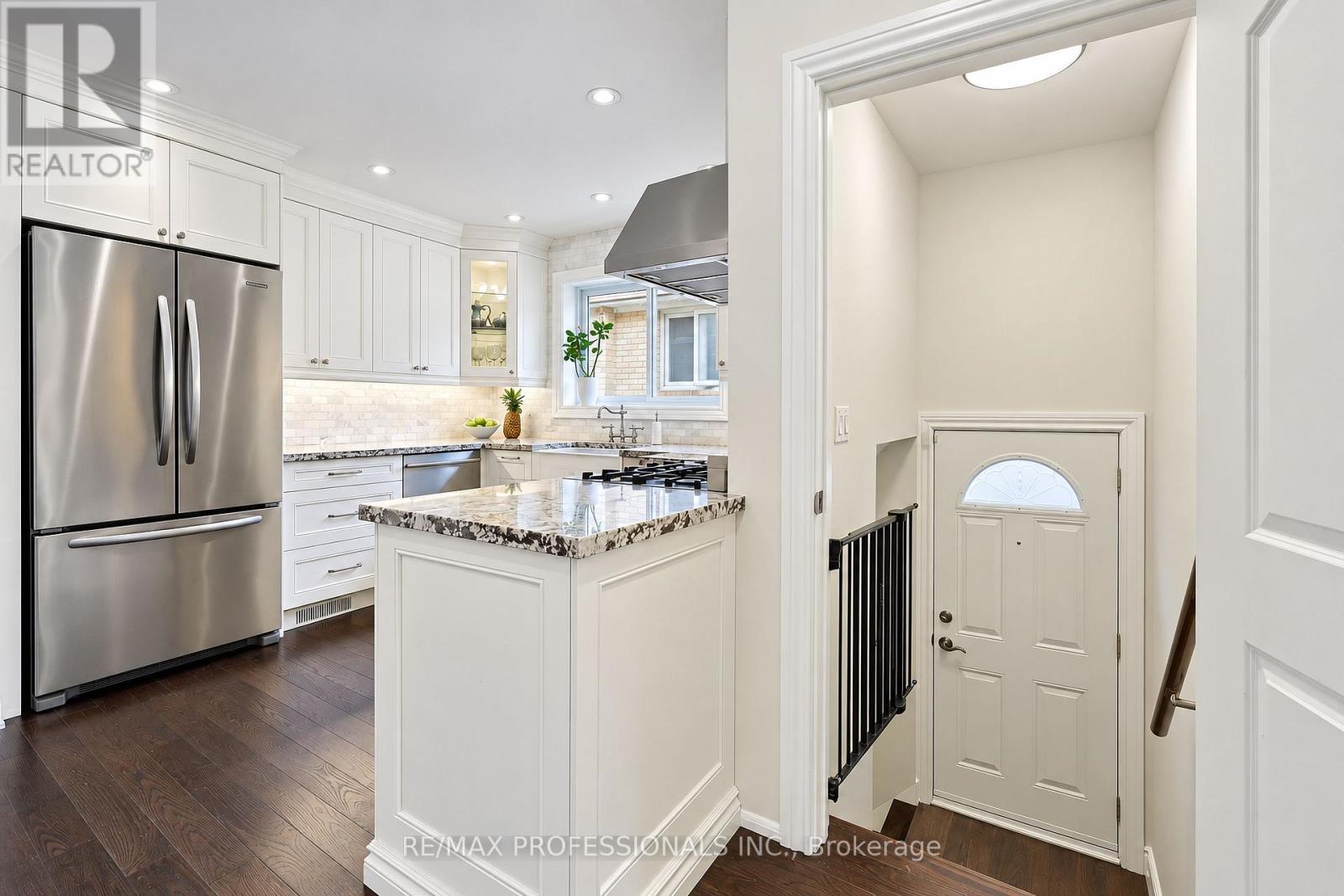 55 Rayside Drive, Toronto, Ontario  M9C 1S9 - Photo 30 - W13793908