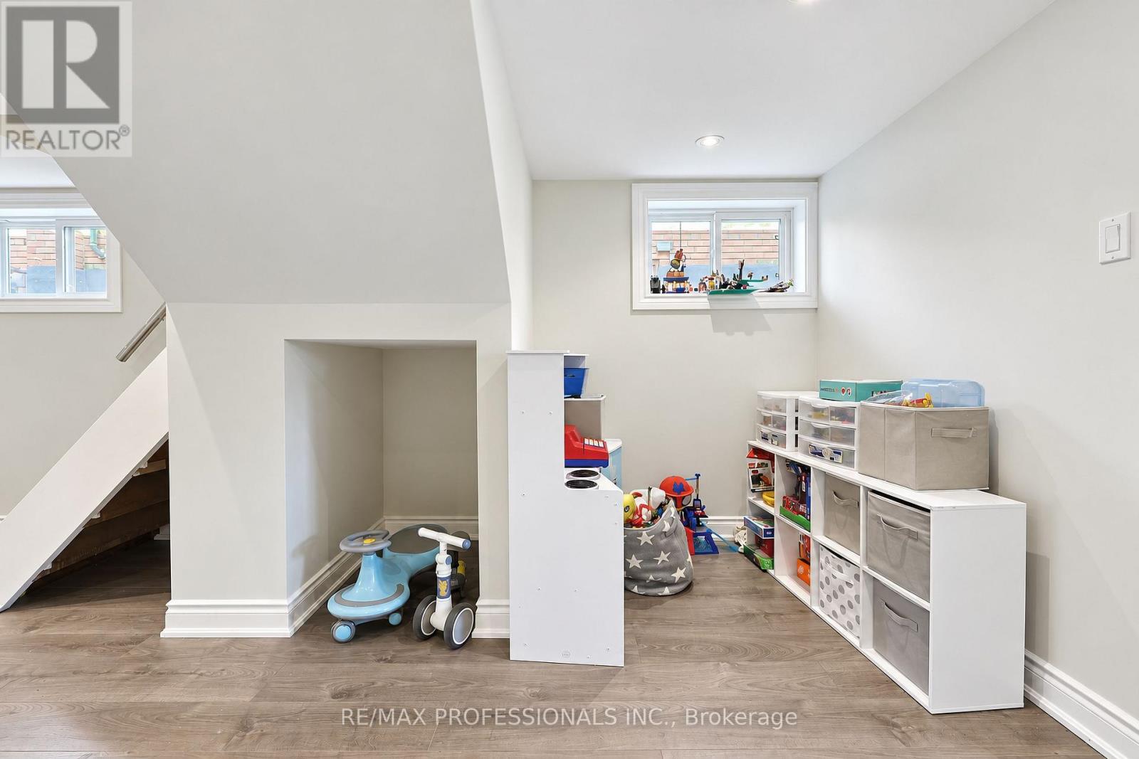 55 Rayside Drive, Toronto, Ontario  M9C 1S9 - Photo 32 - W13793908
