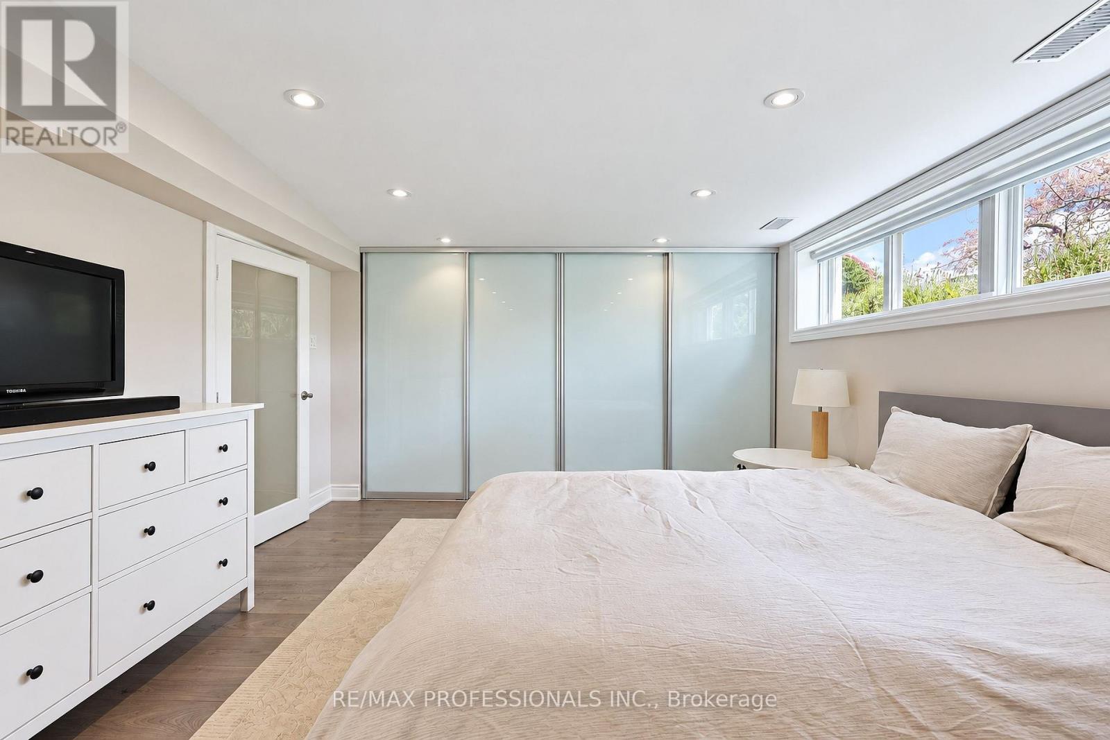 55 Rayside Drive, Toronto, Ontario  M9C 1S9 - Photo 34 - W13793908