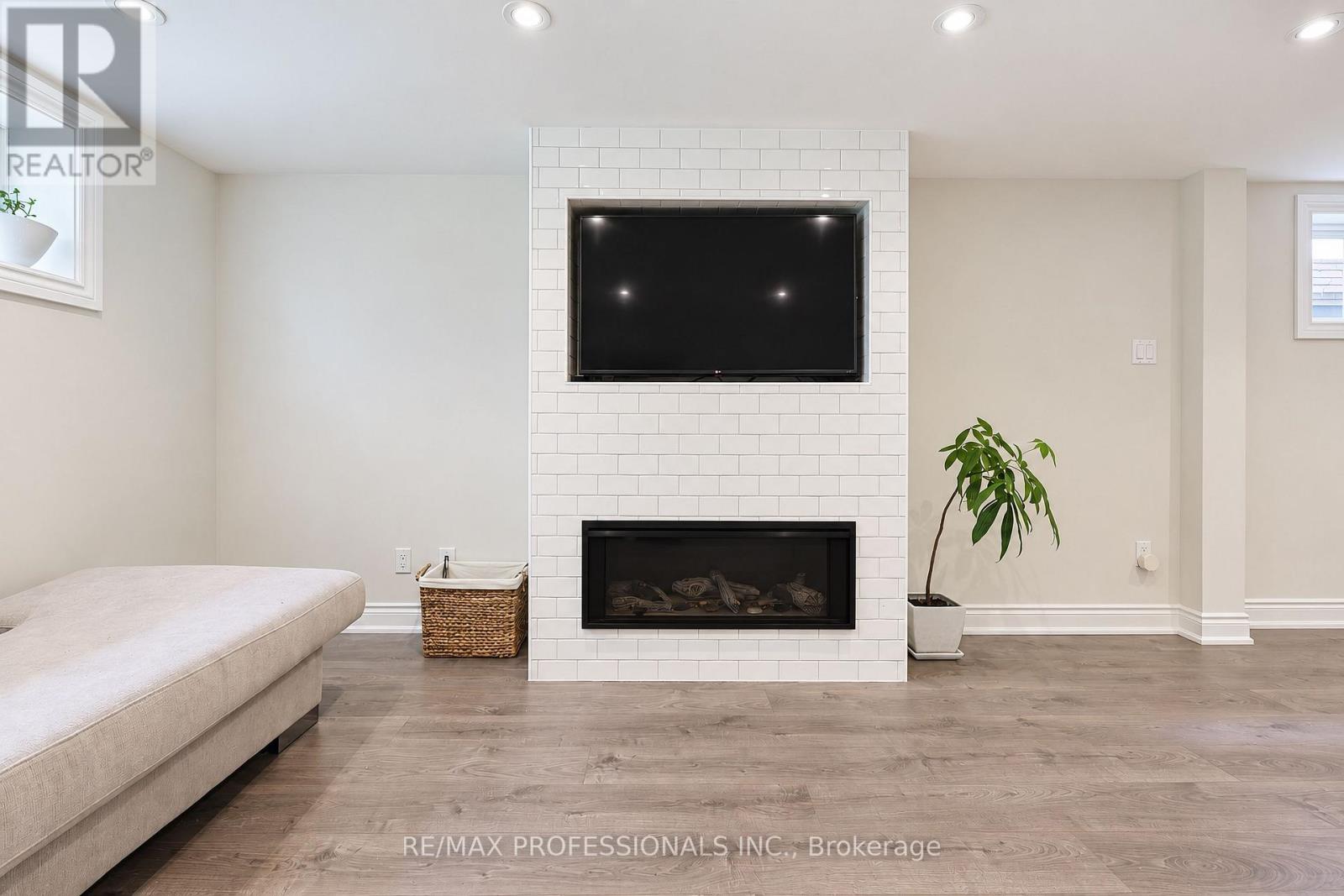 55 Rayside Drive, Toronto, Ontario  M9C 1S9 - Photo 37 - W13793908