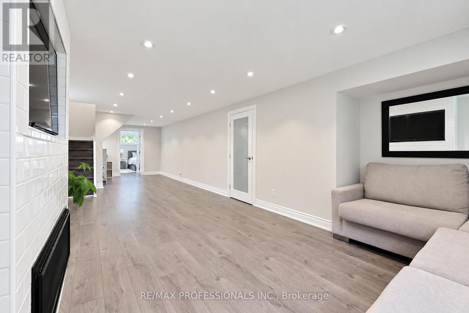 55 Rayside Drive, Toronto, Ontario  M9C 1S9 - Photo 38 - W13793908