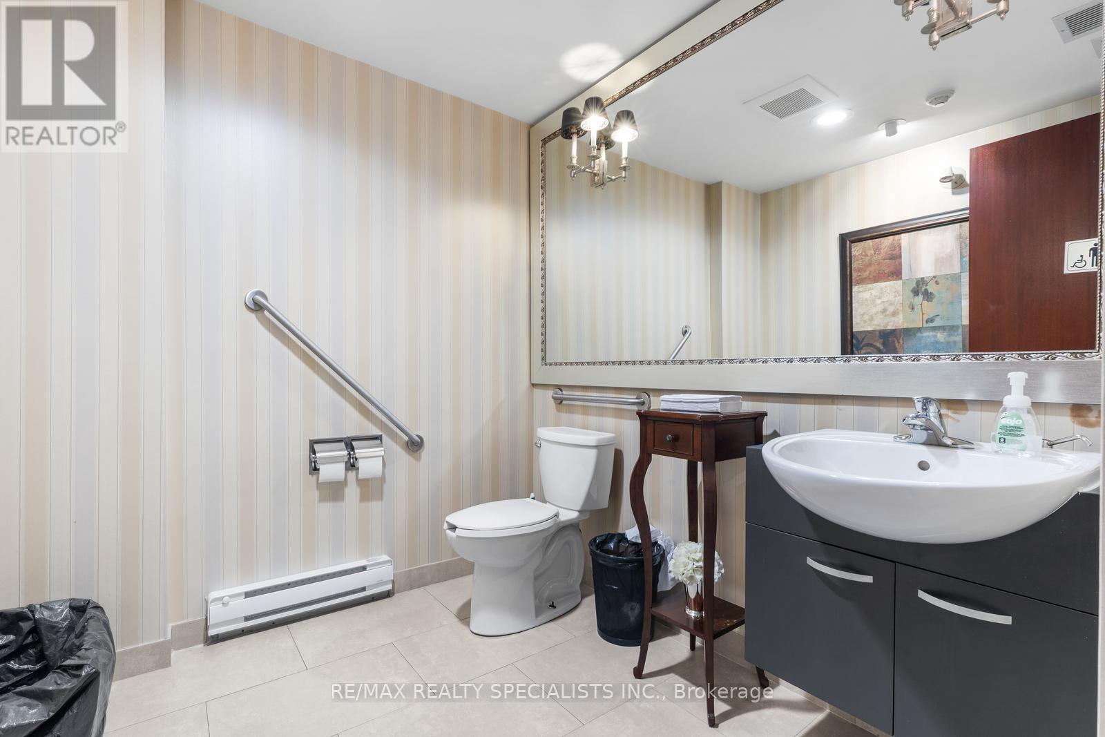 305 Church Street, Oakville, Ontario  L6J 7T2 - Photo 17 - W13793920