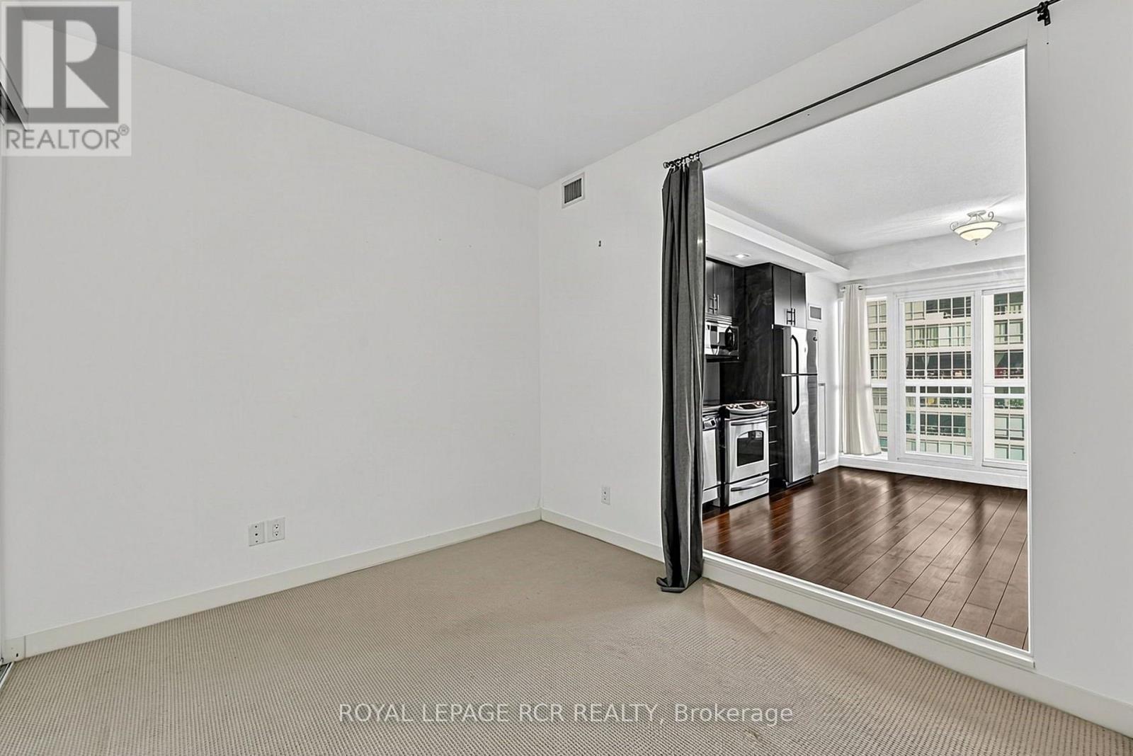 1022 - 165 Legion Road N, Toronto, Ontario  M8Y 0B3 - Photo 12 - W13789030