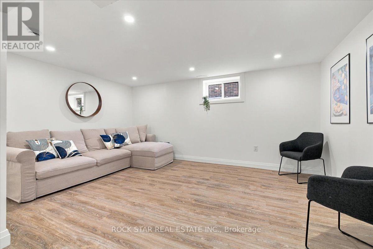 212 West 33rd Street, Hamilton, Ontario  L9C 5J5 - Photo 6 - X13793672