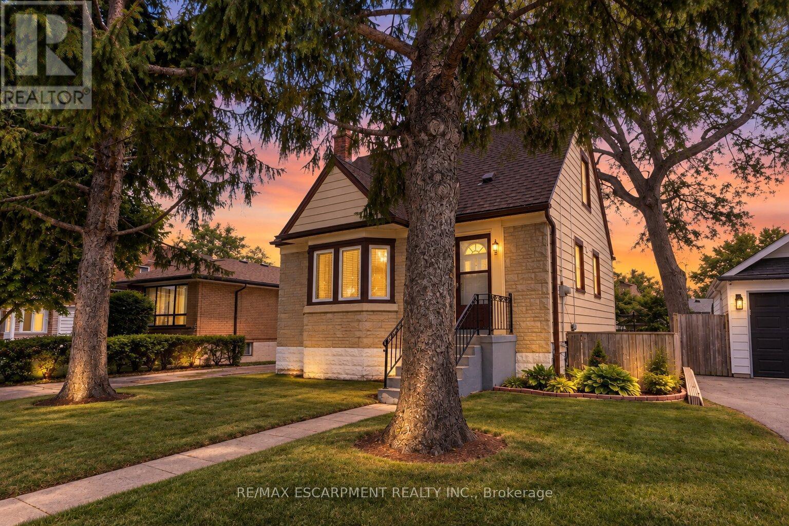269 QUEENSDALE AVENUE E, Hamilton, Ontario
