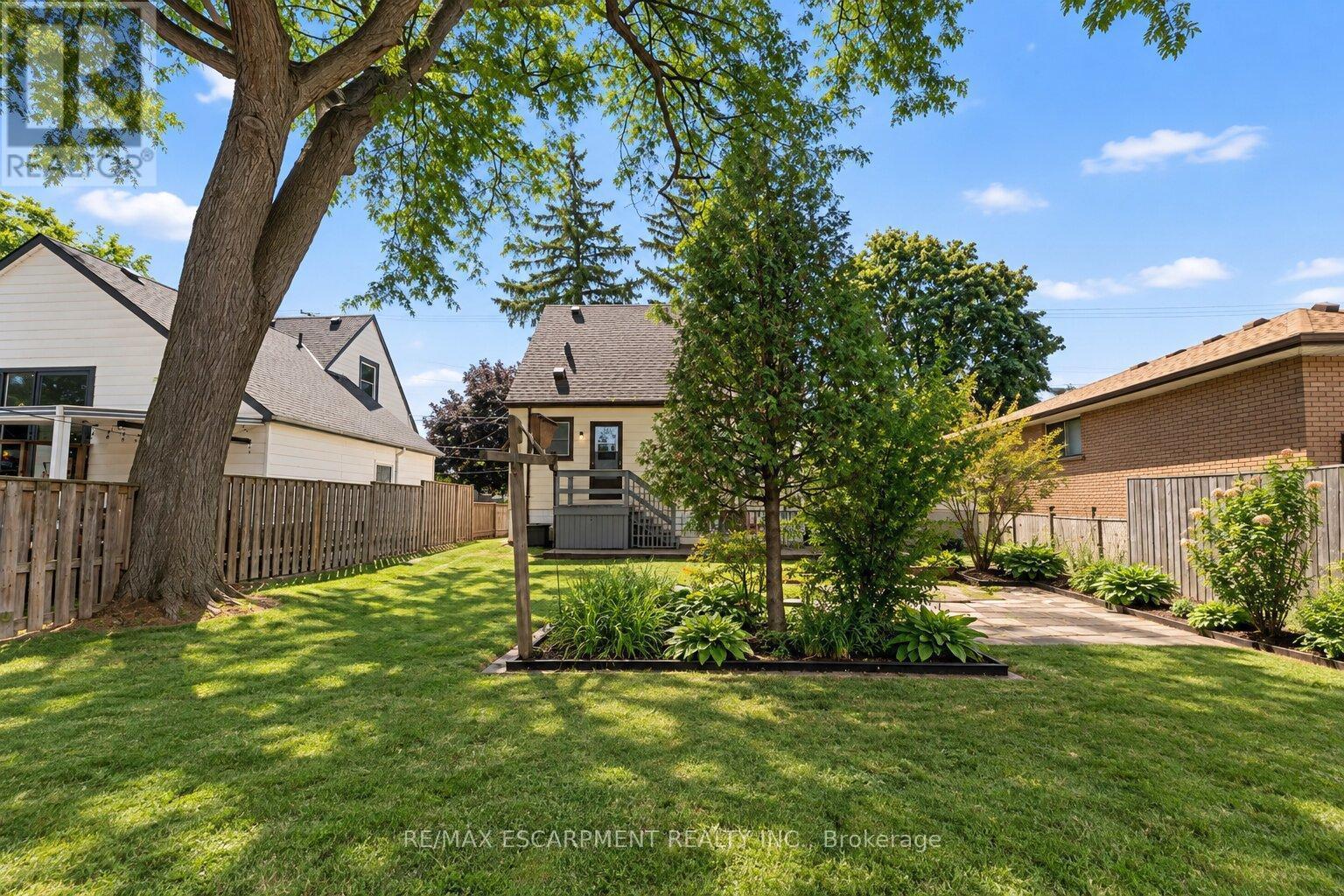 269 Queensdale Avenue E, Hamilton, Ontario  L9A 1L3 - Photo 3 - X13793790