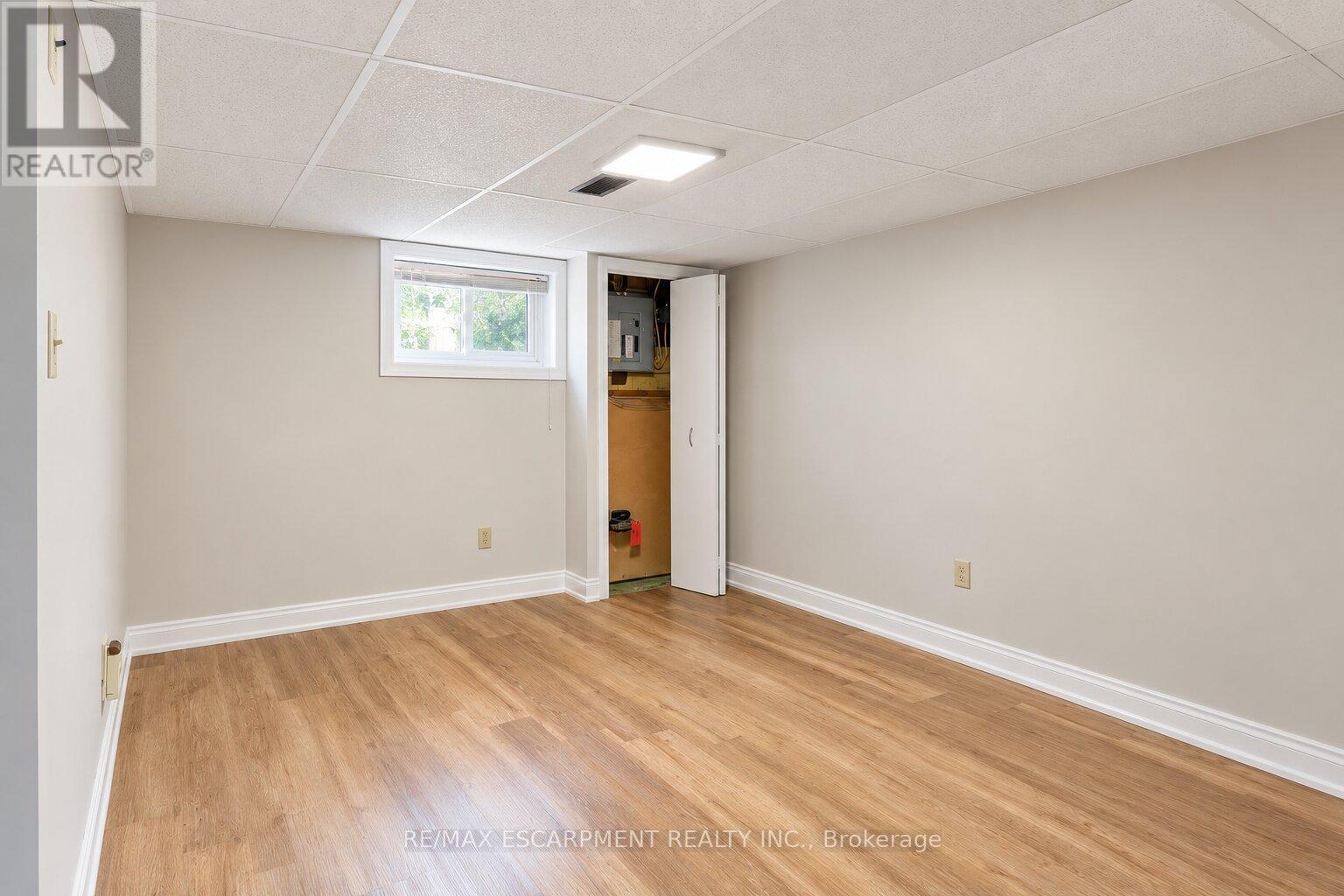 269 Queensdale Avenue E, Hamilton, Ontario  L9A 1L3 - Photo 32 - X13793790