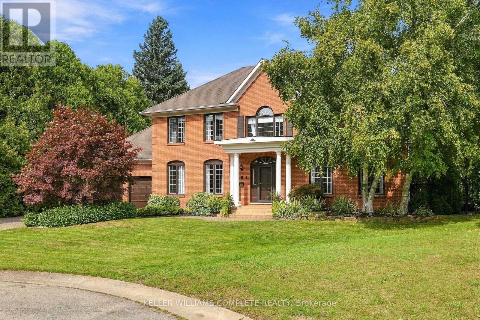359 Sunnymeade Drive, Hamilton, Ontario  L9G 4L2 - Photo 3 - X13793880