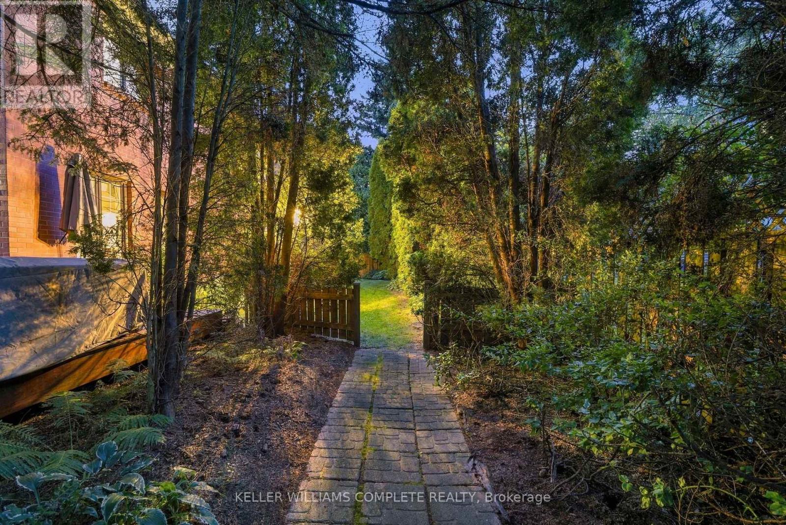 359 Sunnymeade Drive, Hamilton, Ontario  L9G 4L2 - Photo 47 - X13793880