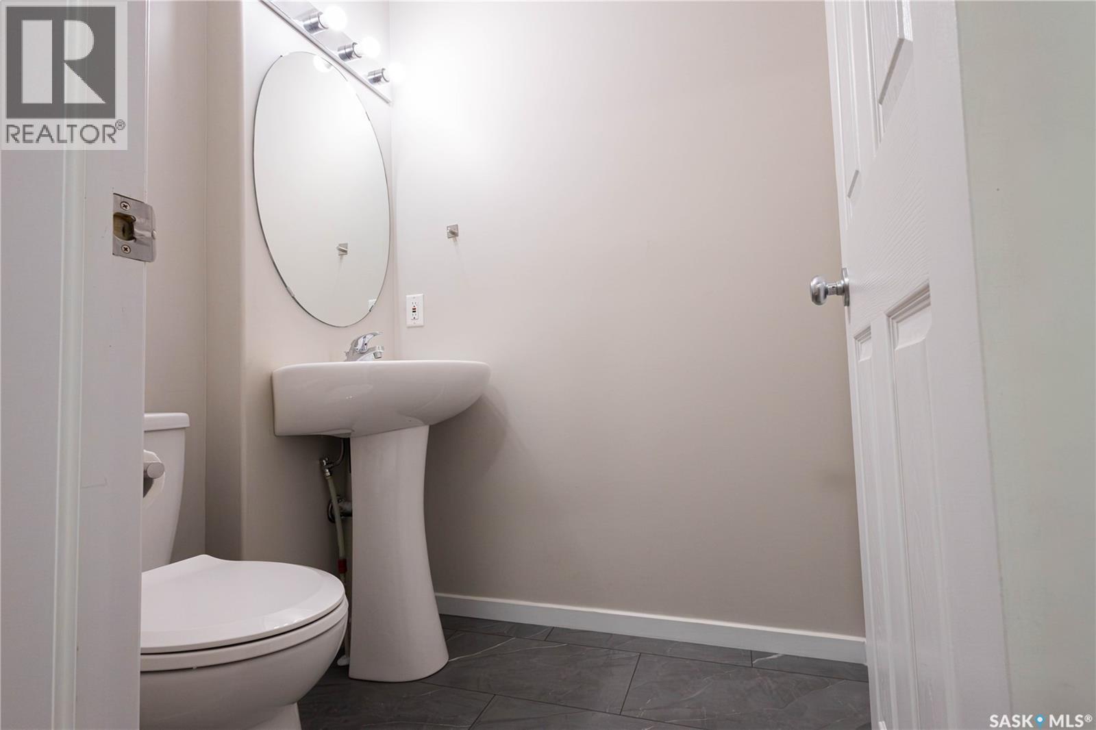 13 2801 Windsor Park Road, Regina, Saskatchewan  S4V 0M9 - Photo 10 - SK047987