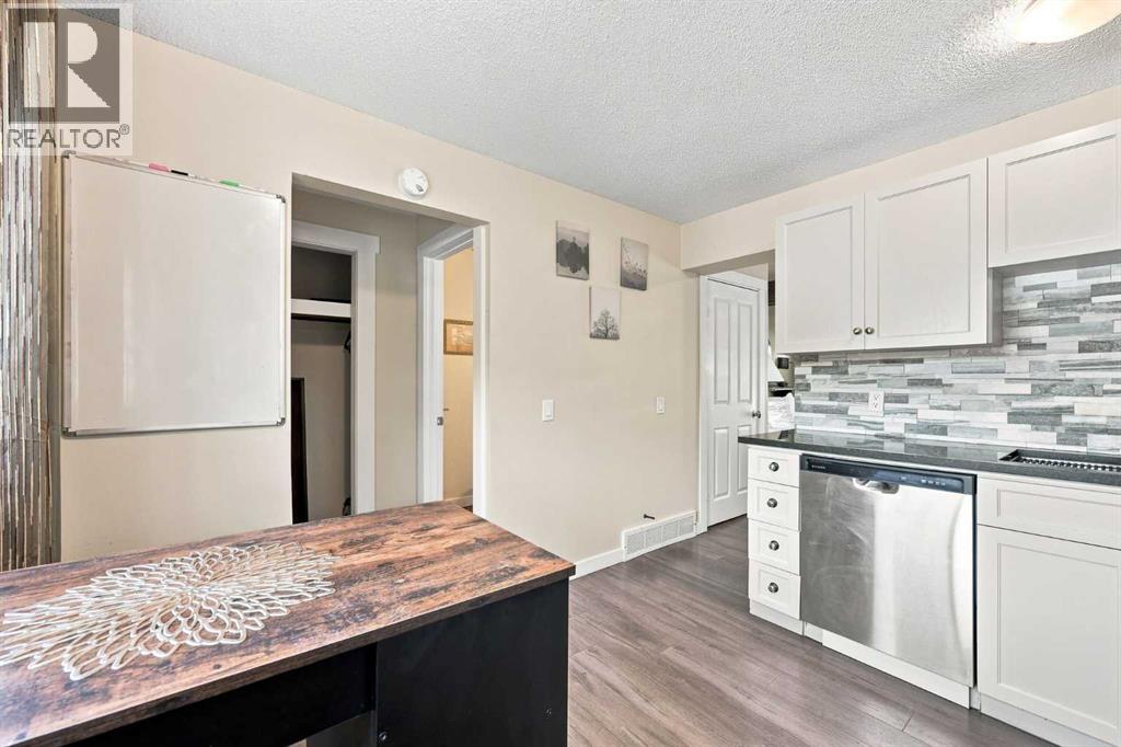 27 Erin Grove Close Se, Calgary, Alberta  T2B 2T4 - Photo 14 - A2343105