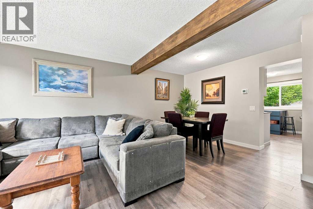 27 Erin Grove Close Se, Calgary, Alberta  T2B 2T4 - Photo 6 - A2343105
