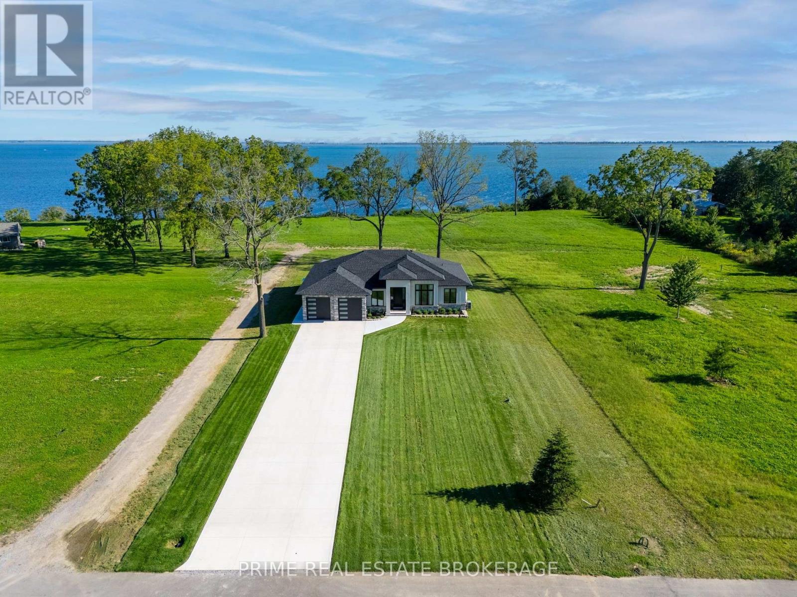 9 BLACK WALNUT DRIVE, Norfolk, Ontario