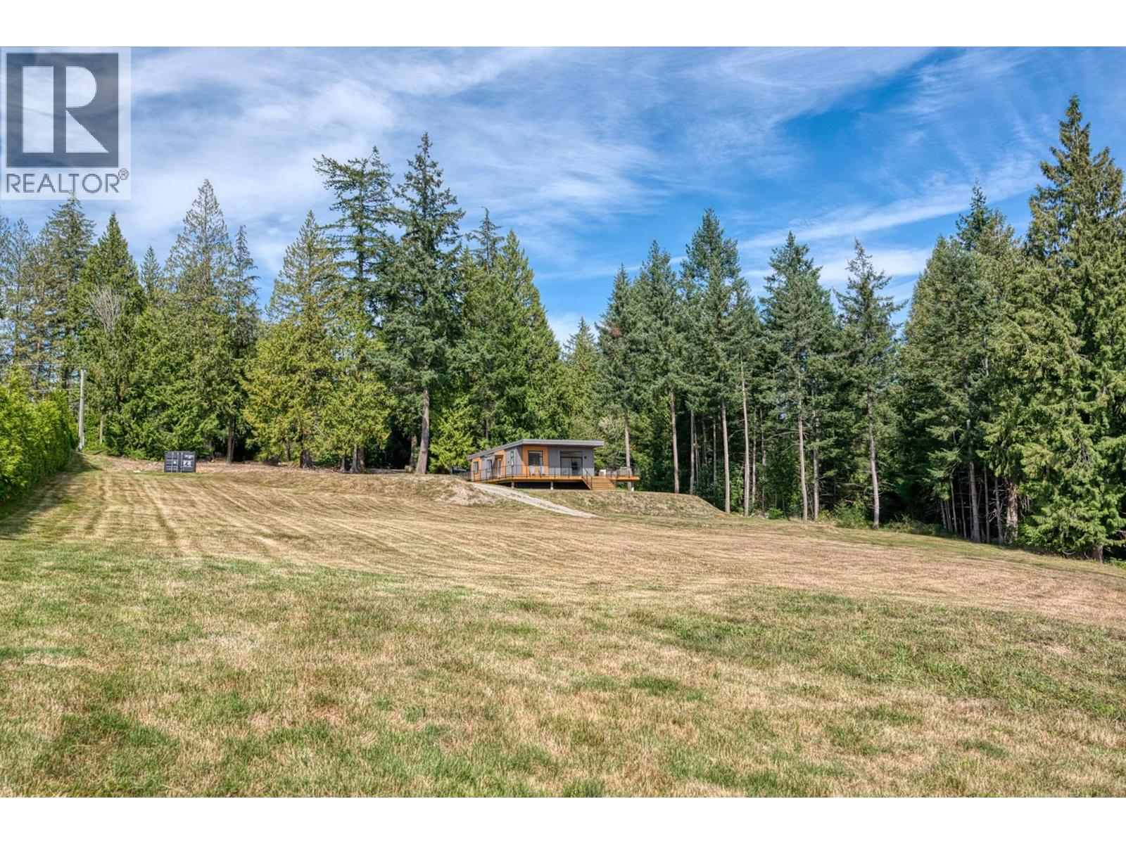 604 Woodland Avenue, Gibsons, British Columbia  V0N 1V1 - Photo 10 - R3166455
