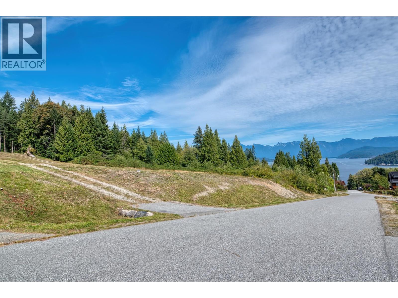 604 Woodland Avenue, Gibsons, British Columbia  V0N 1V1 - Photo 11 - R3166455