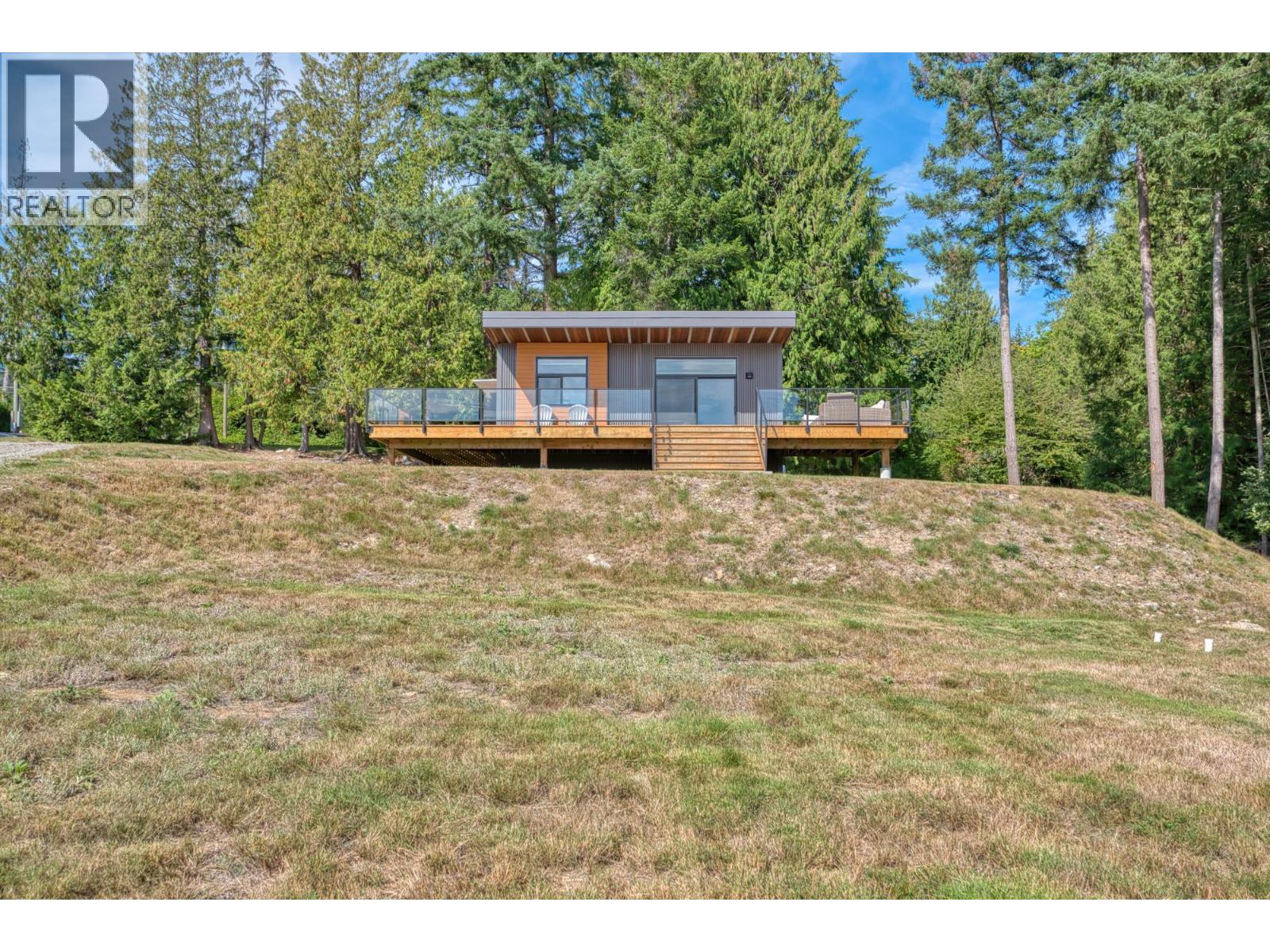 604 Woodland Avenue, Gibsons, British Columbia  V0N 1V1 - Photo 15 - R3166455