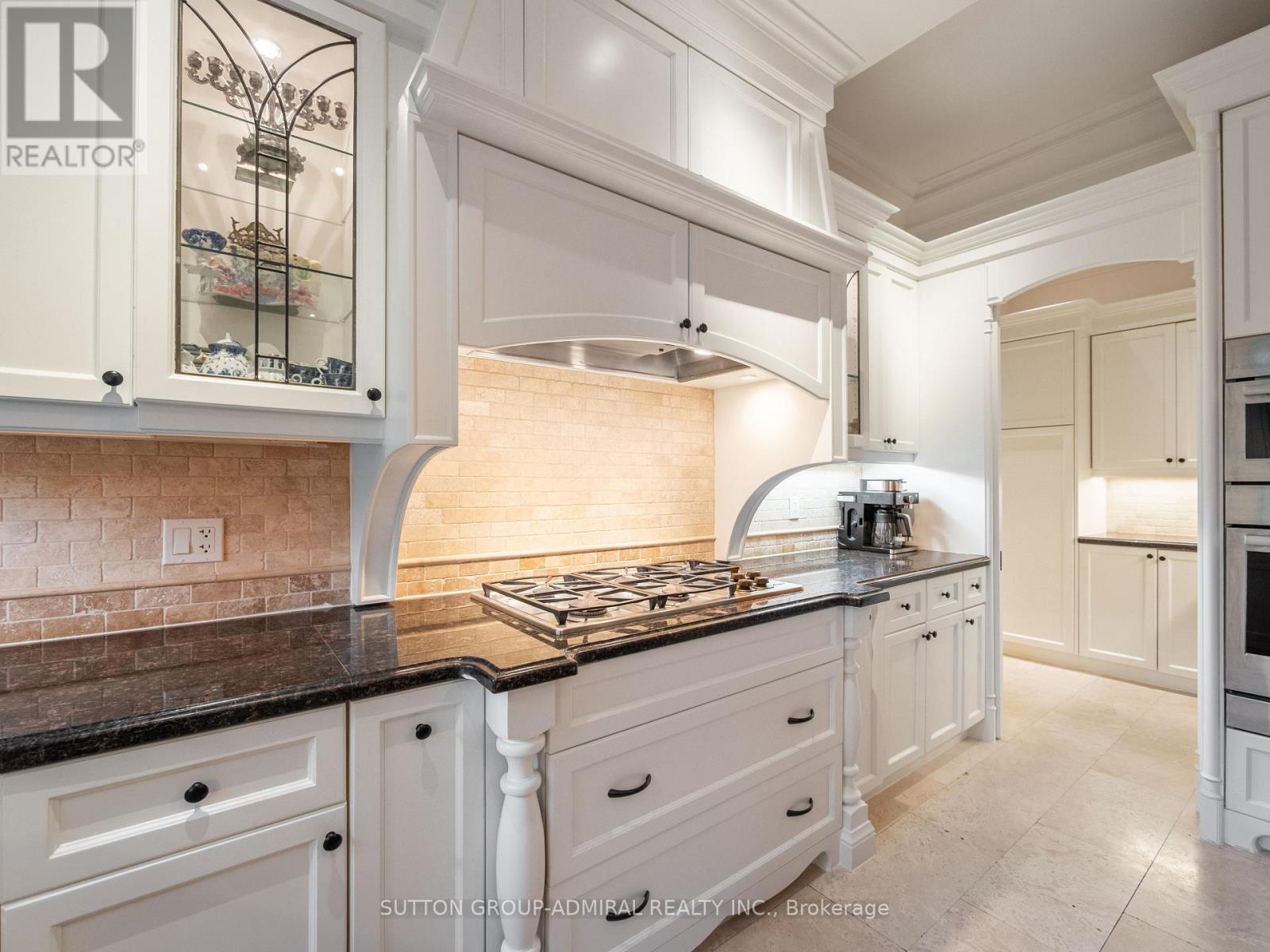 35 Wentworth Avenue, Toronto, Ontario  M2N 1T5 - Photo 11 - C13666090