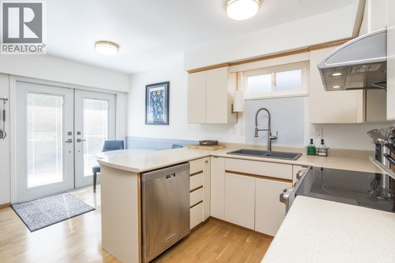 5228 Hollyfield Avenue, Richmond, British Columbia  V7E 4T8 - Photo 12 - R3166461