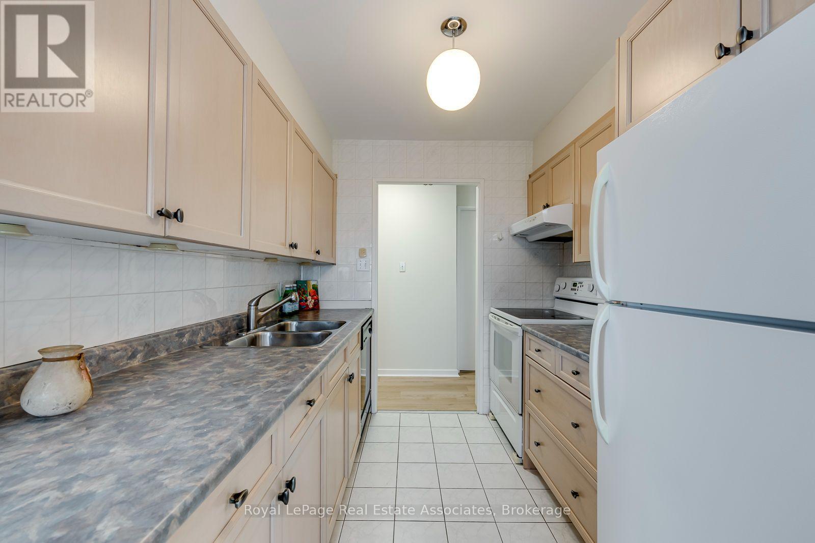 1202 - 1580 Mississauga Valley Boulevard, Mississauga, Ontario  L5A 3T8 - Photo 15 - W13745182