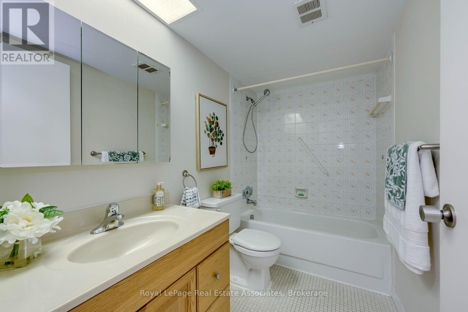 1202 - 1580 Mississauga Valley Boulevard, Mississauga, Ontario  L5A 3T8 - Photo 25 - W13745182
