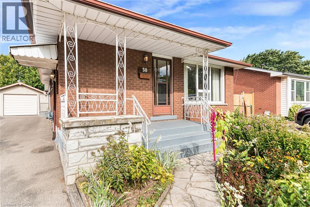 30 GOLDFINCH Road, Hamilton, Ontario