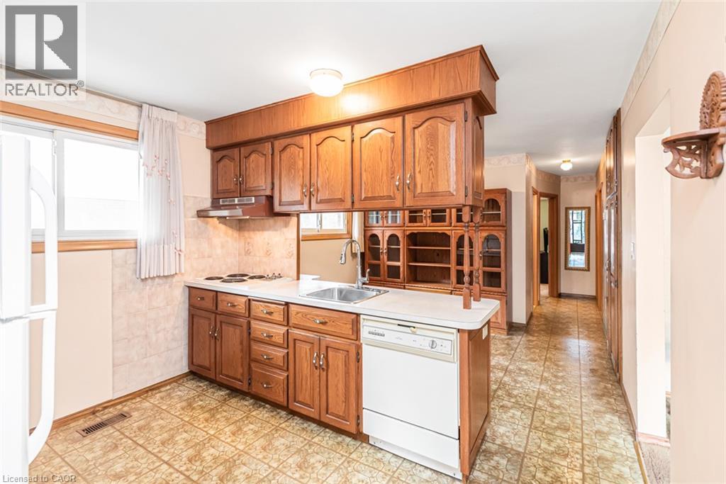 30 Goldfinch Road, Hamilton, Ontario  L9A 3W7 - Photo 10 - 40864038