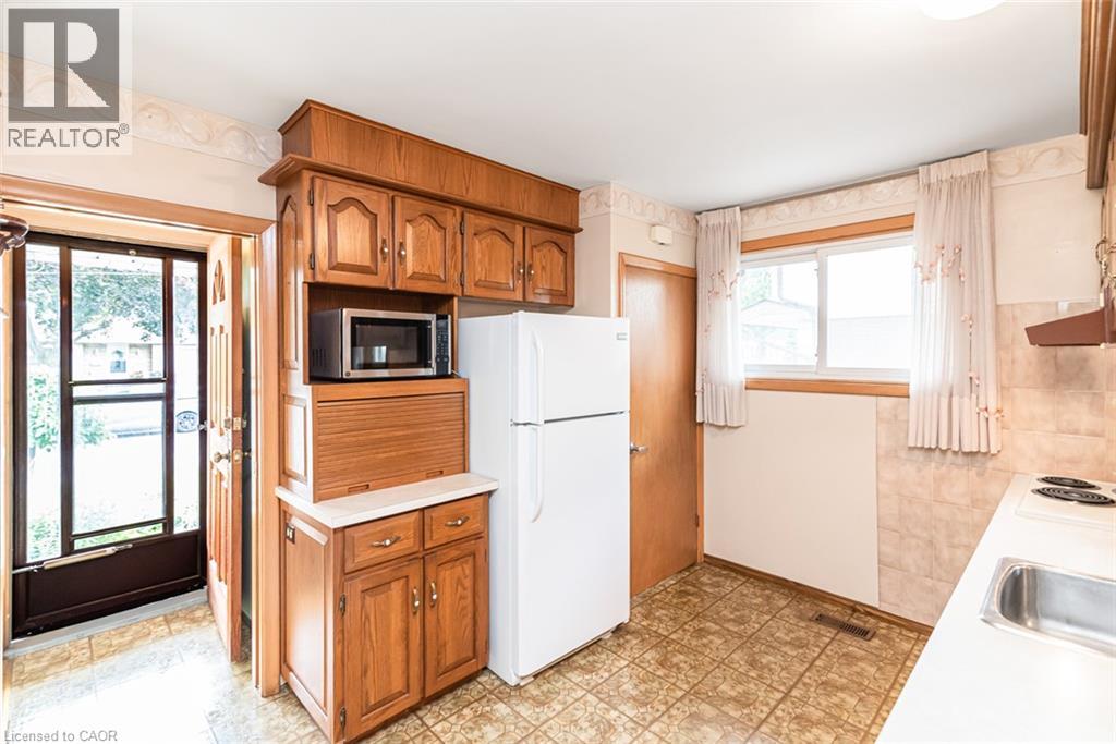 30 Goldfinch Road, Hamilton, Ontario  L9A 3W7 - Photo 14 - 40864038