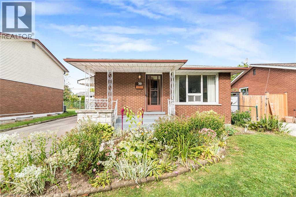 30 Goldfinch Road, Hamilton, Ontario  L9A 3W7 - Photo 48 - 40864038