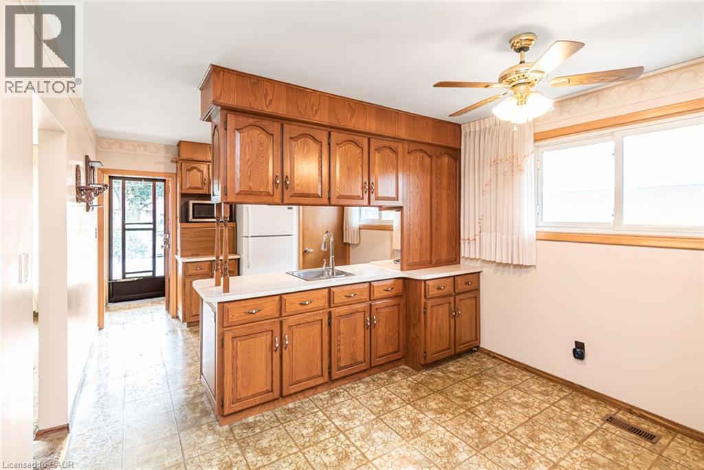 30 Goldfinch Road, Hamilton, Ontario  L9A 3W7 - Photo 7 - 40864038