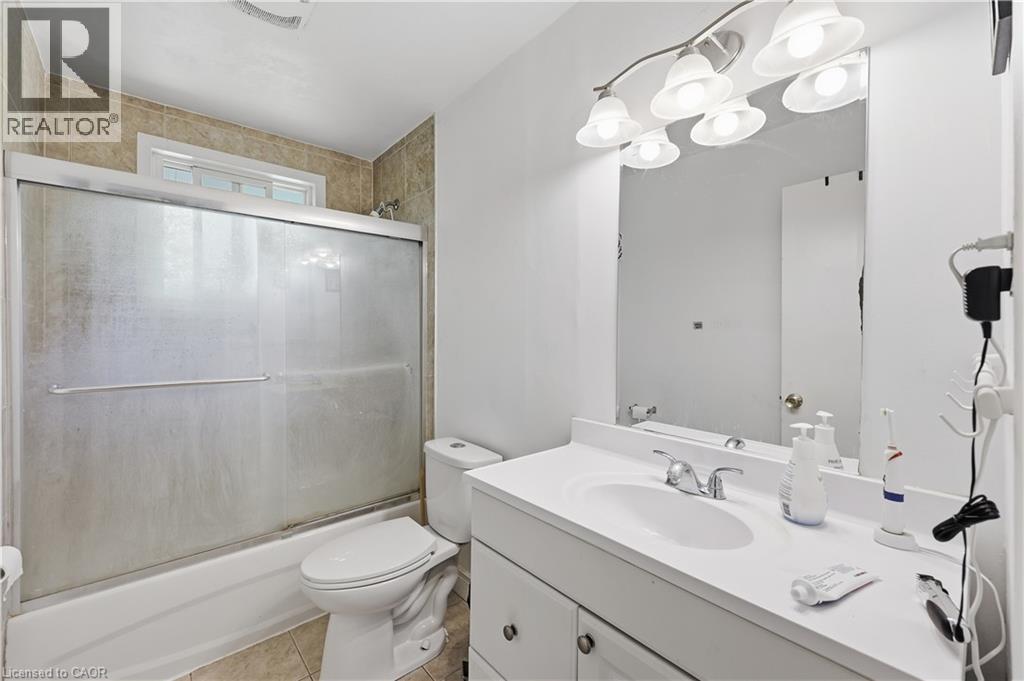 122 Greenbrier Drive, Waterloo, Ontario  N2L 4B5 - Photo 17 - 40863304