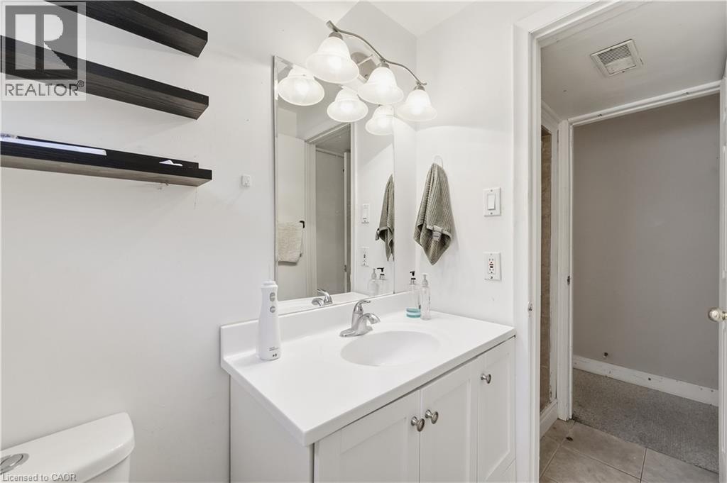 122 Greenbrier Drive, Waterloo, Ontario  N2L 4B5 - Photo 23 - 40863267