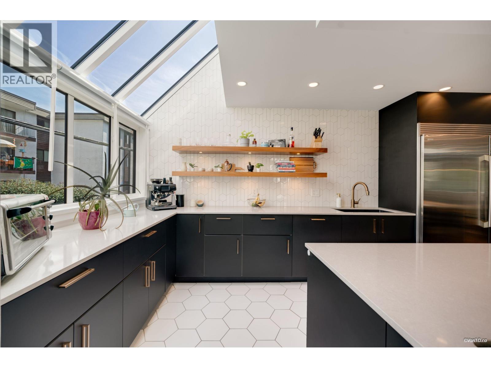 2022 Chesterfield Avenue, North Vancouver, British Columbia  V7M 2P6 - Photo 8 - R3166427