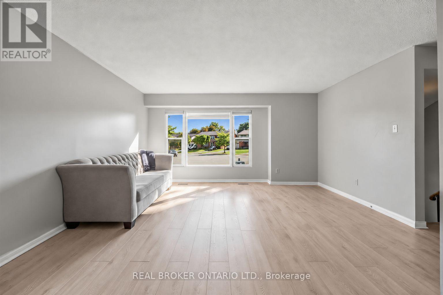 2733 Los Palmas Court, Mississauga (Meadowvale), Ontario  L5N 2G6 - Photo 8 - W13793960