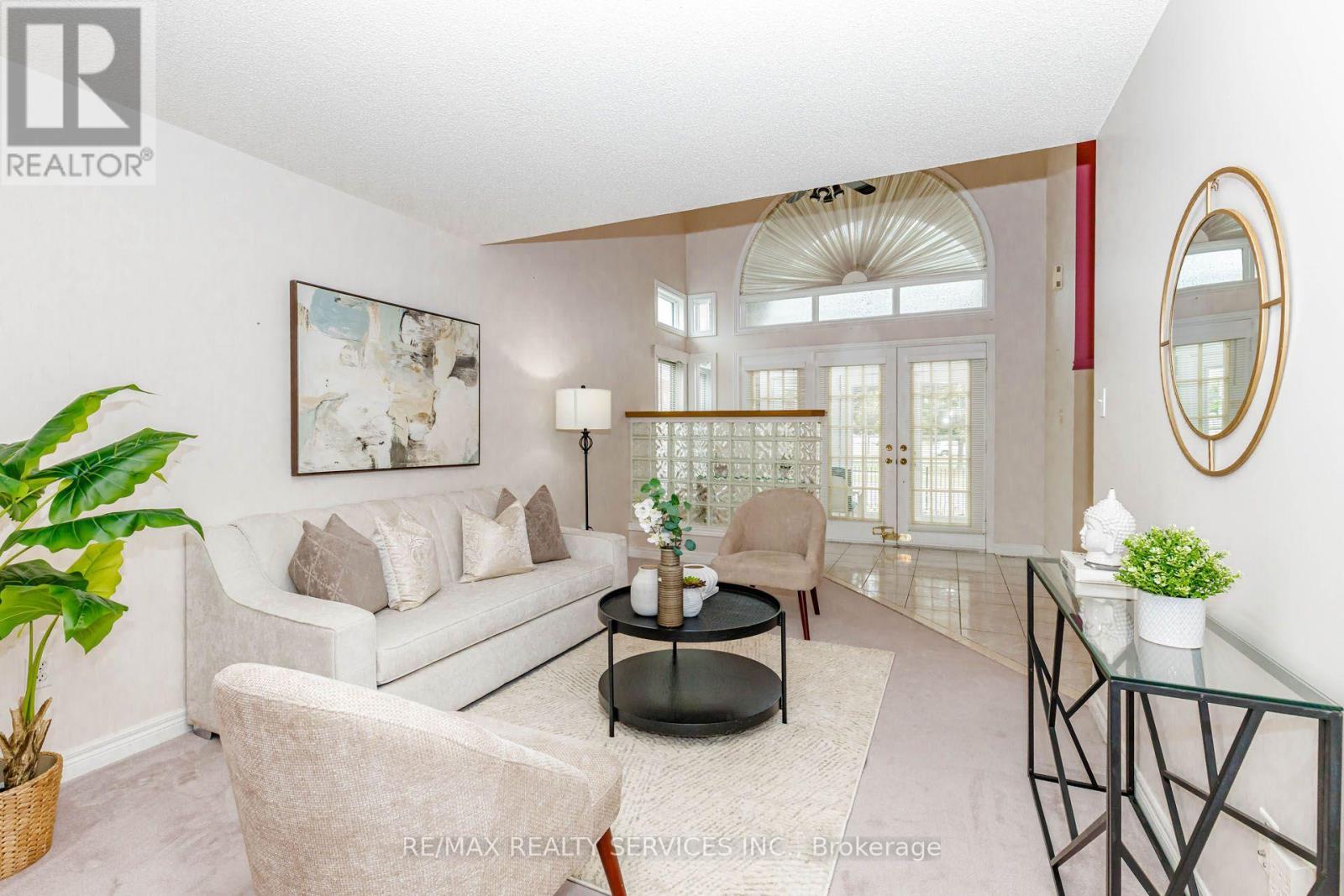 5772 Whitehorn Avenue, Mississauga, Ontario  L5V 1W1 - Photo 16 - W13793966