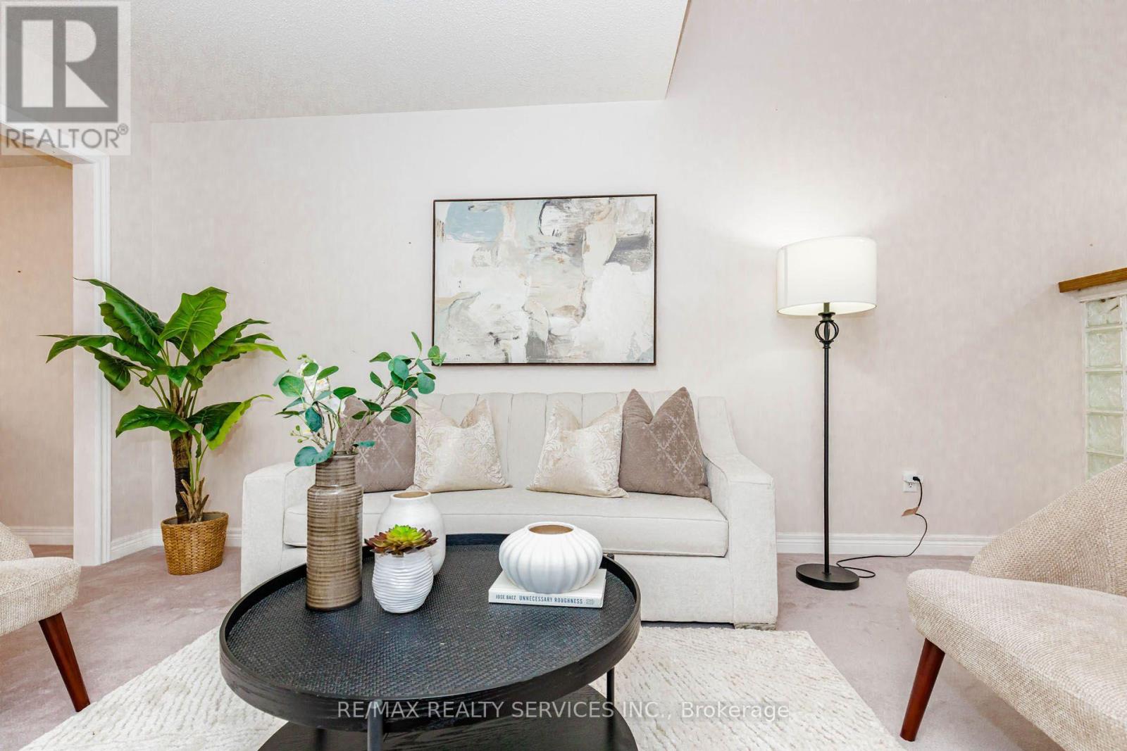 5772 Whitehorn Avenue, Mississauga, Ontario  L5V 1W1 - Photo 18 - W13793966