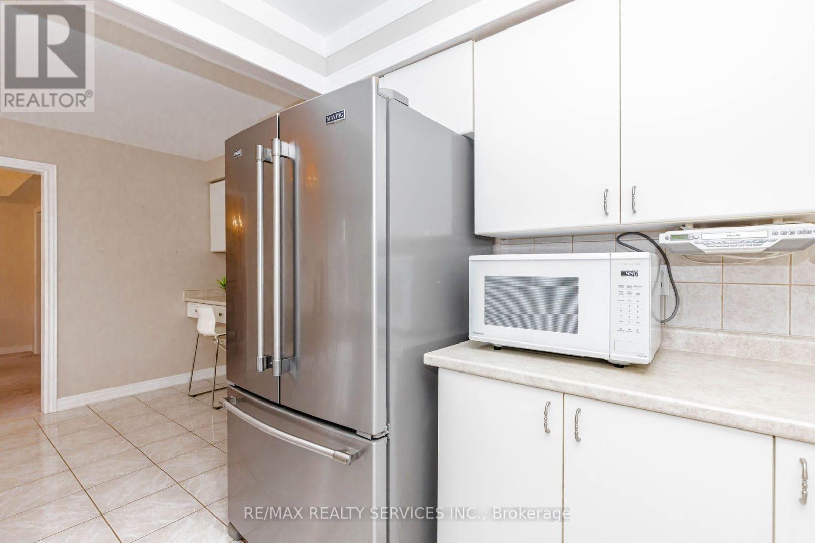 5772 Whitehorn Avenue, Mississauga, Ontario  L5V 1W1 - Photo 31 - W13793966
